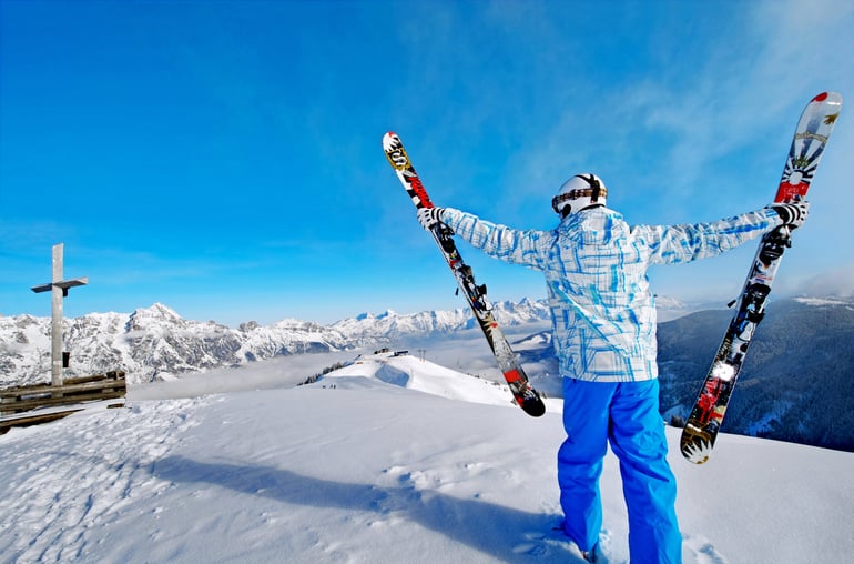 skier-danski-udsigt-alperne